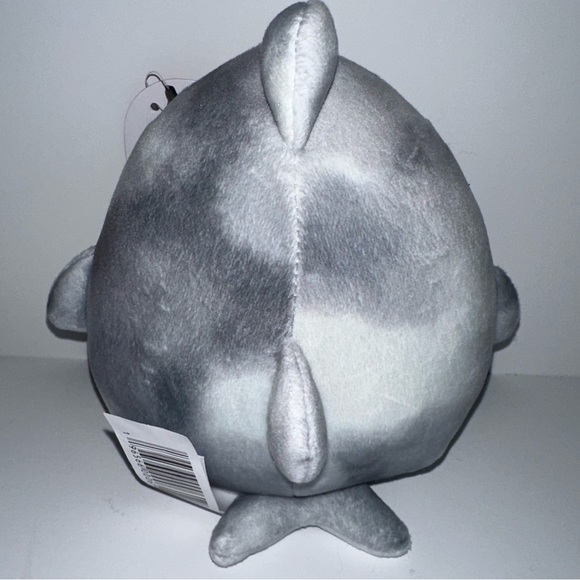 5" "You're Jawsome!" Bernard the Shark 2023 Valentines Squishmallows - Picture 3 of 4